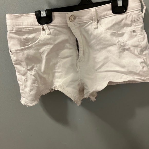 White A&F jean shorts - Picture 4 of 4